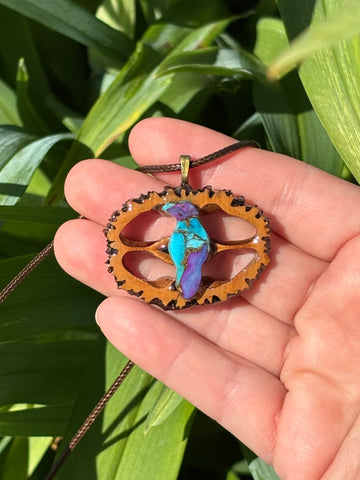 Mohave Turquoise Raven Walnut Pendant Necklace